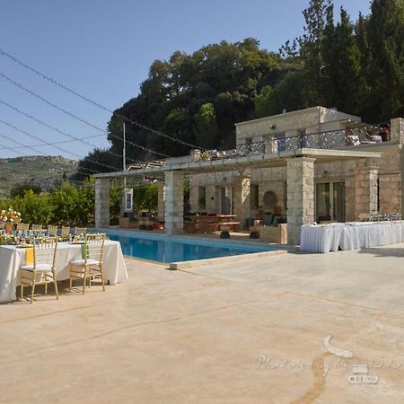 Villa Mantilari Wine Estate 7 Apartments 2 Private Pools 1 Heated Tennis Court Fitness Center 阿卡尼斯 外观 照片