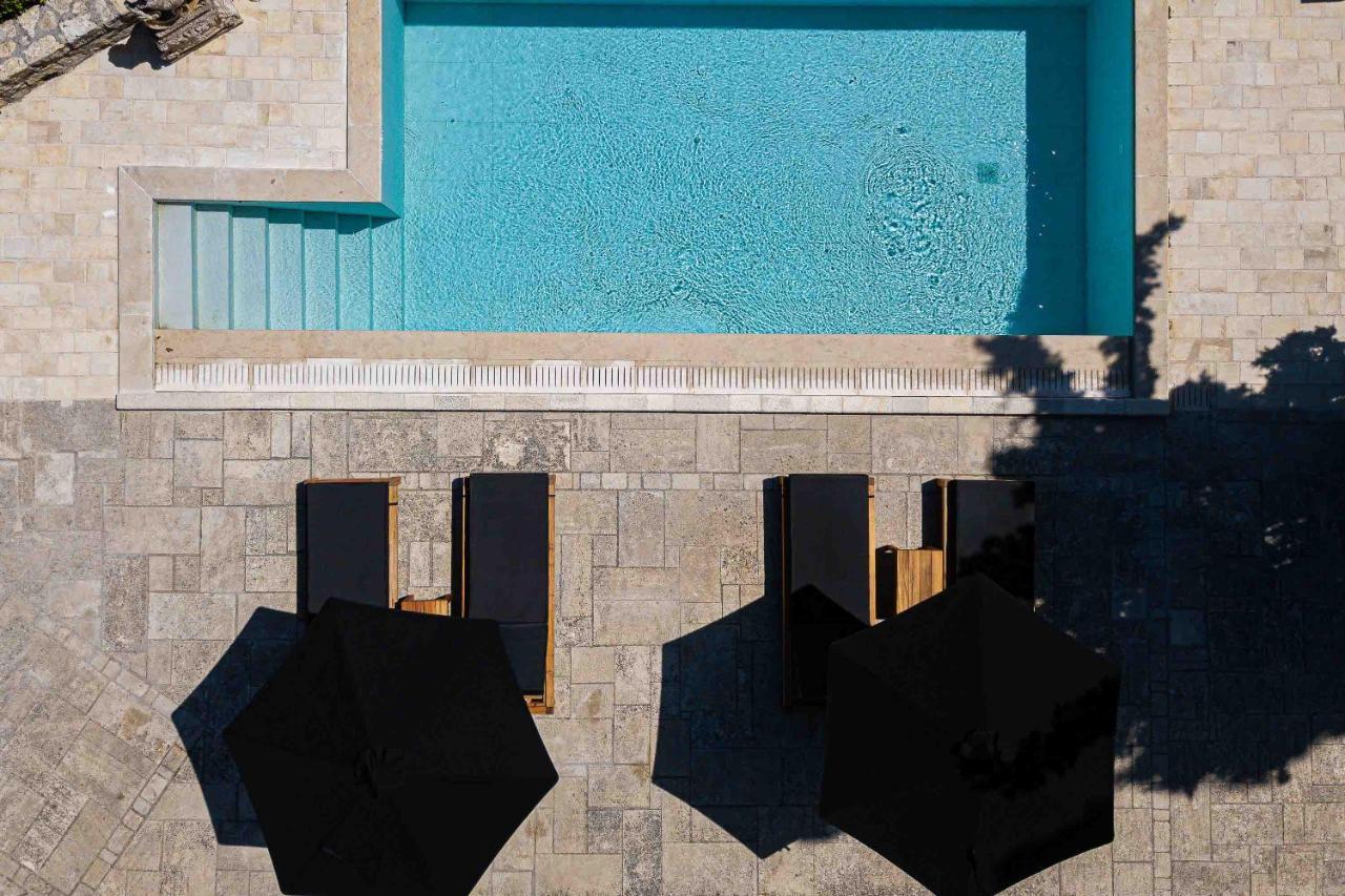 Villa Mantilari Wine Estate 7 Apartments 2 Private Pools 1 Heated Tennis Court Fitness Center 阿卡尼斯 外观 照片