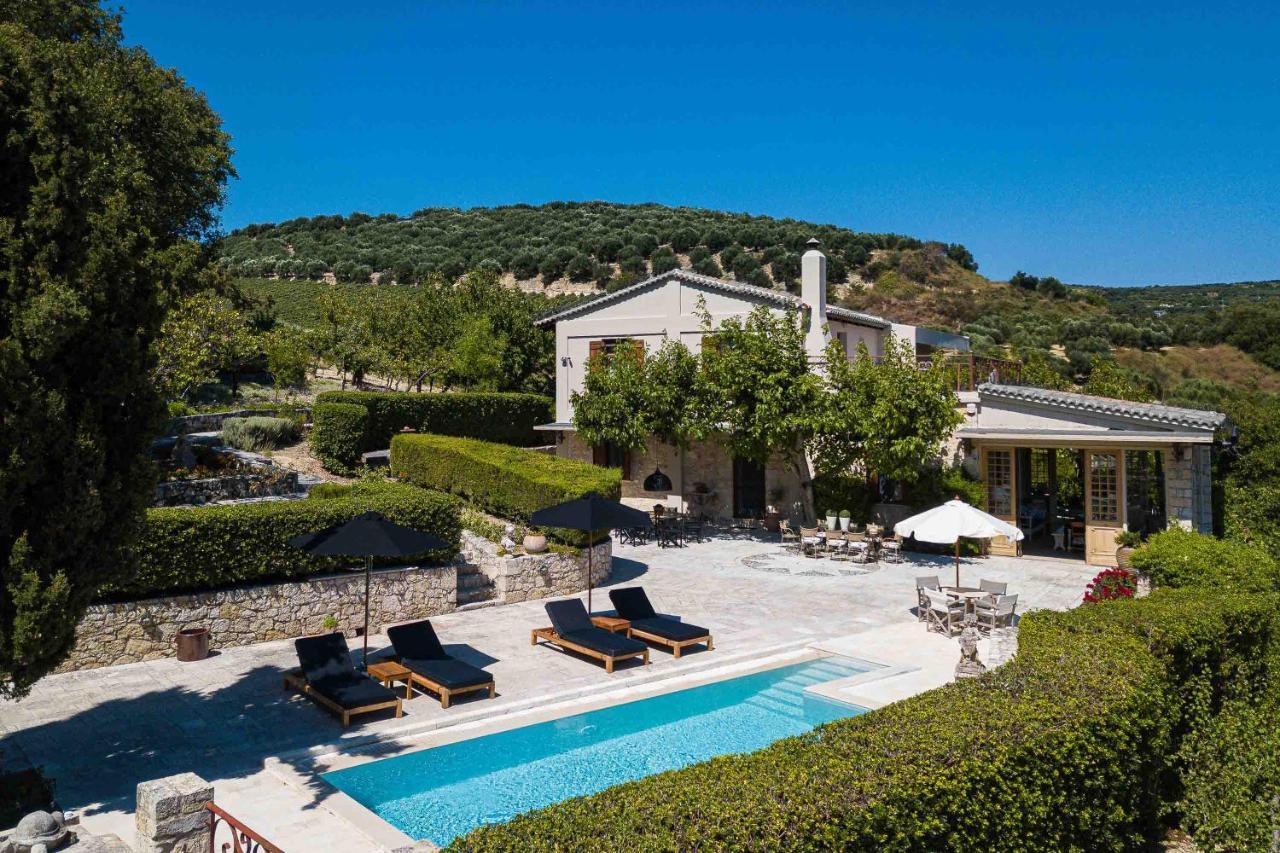 Villa Mantilari Wine Estate 7 Apartments 2 Private Pools 1 Heated Tennis Court Fitness Center 阿卡尼斯 外观 照片